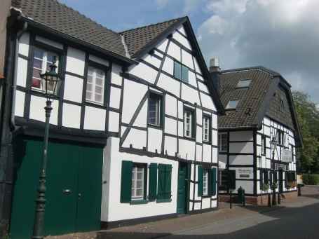 Korschenbroich : Steinstraße, Fachwerkhäuser